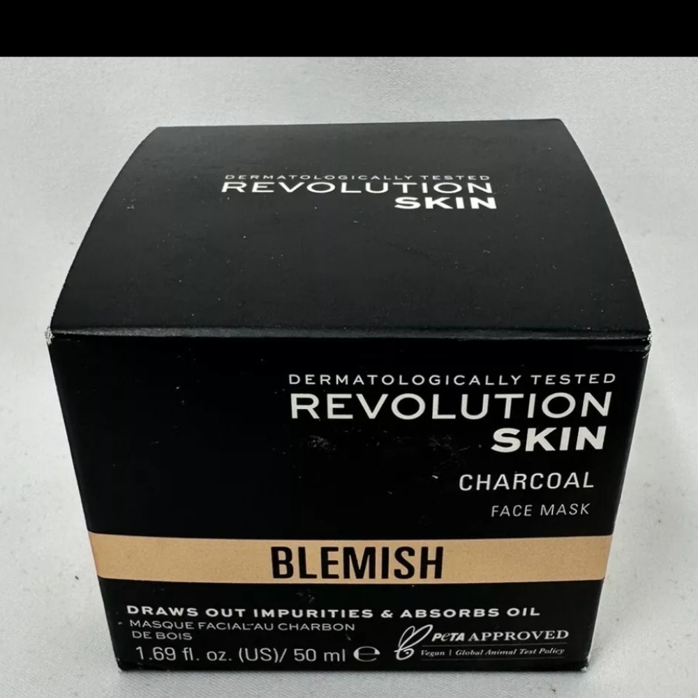 Revolution Skin Charcoal & Glycolic Acid Face Mask For Blemishes